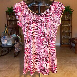 NWOT Ava & Grace Elasticized Neck Pink and Rose Geometric Print Top size Large